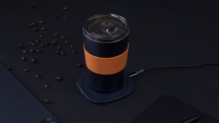 CELSIUS wireless self-heating mug keeps your beverages at the ideal sipping temperature