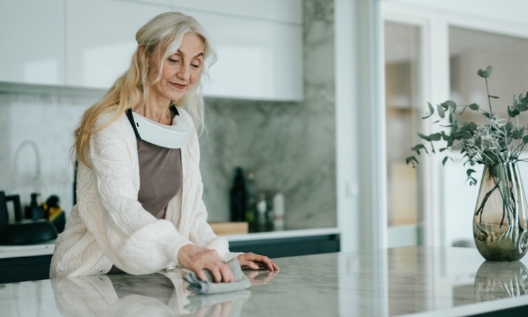 This wearable air purifier gives instant allergy relief in any indoor space