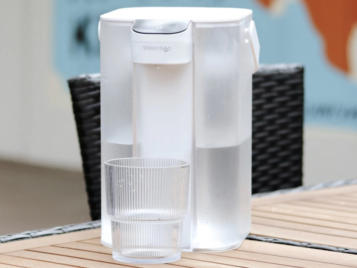 Waterdrop 200-Gallon Electric Water Filter Pitcher offers a large capacity in a smaller form factor